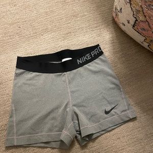 NIKE RUNNING SHORTS ACTIVE WEAR